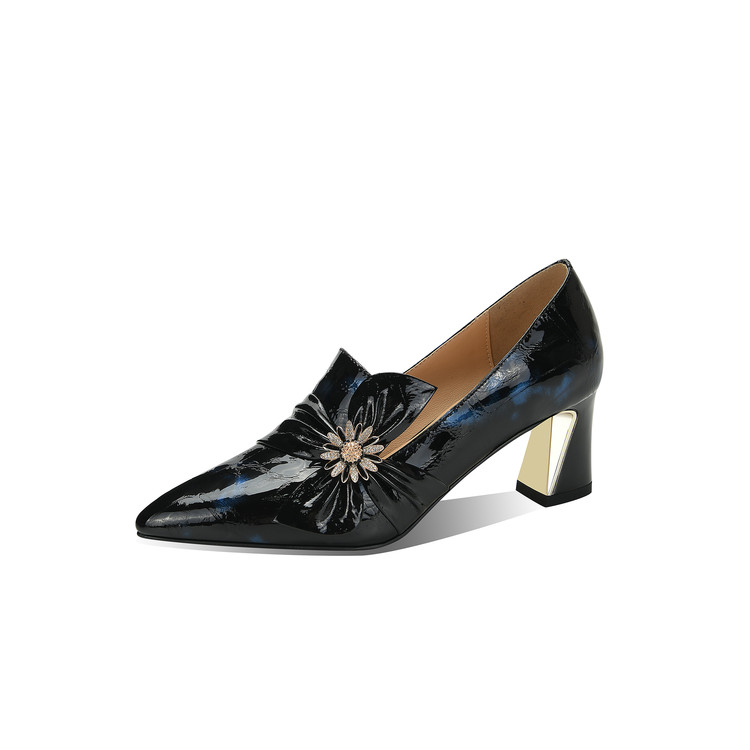 Deep Mouth Flat Shoes with Bow and Metal Accents - Image 5